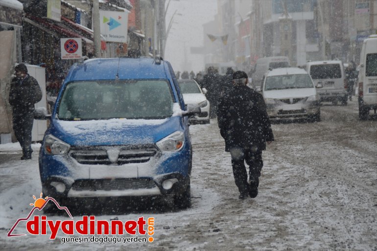 Ağrı da kar yağışı ulaşımı aksattı2