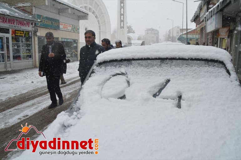 Ağrı da kar yağışı ulaşımı aksattı4