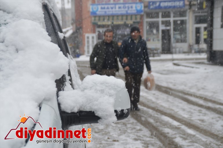 Ağrı da kar yağışı ulaşımı aksattı6