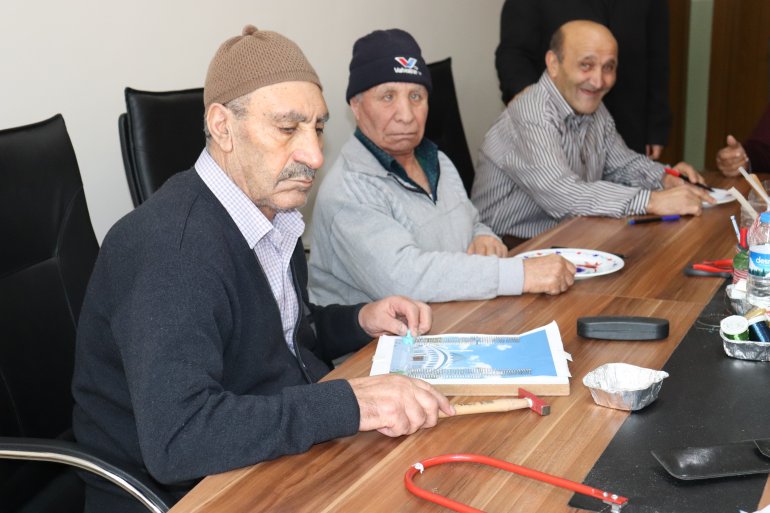 Ağrı Huzurevi sakinleri sanatla huzur buluyor2