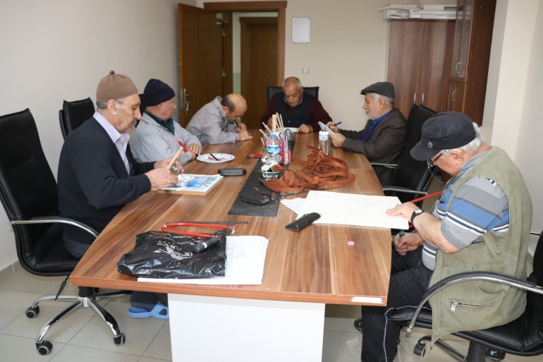 Ağrı Huzurevi sakinleri sanatla huzur buluyor3