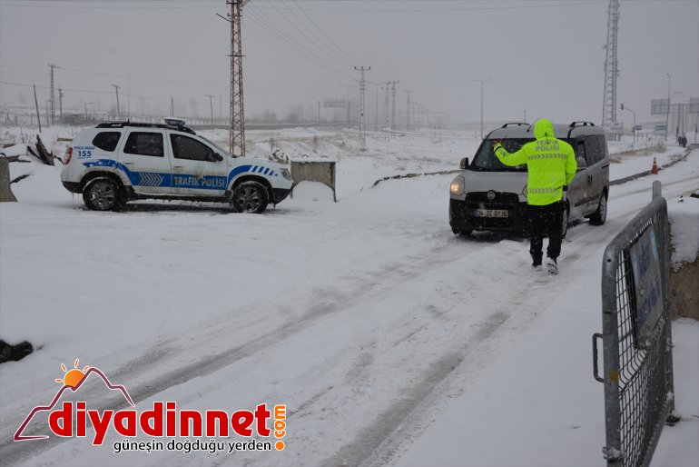 Ağrı'da kar yağışı hayatı olumsuz etkiledi