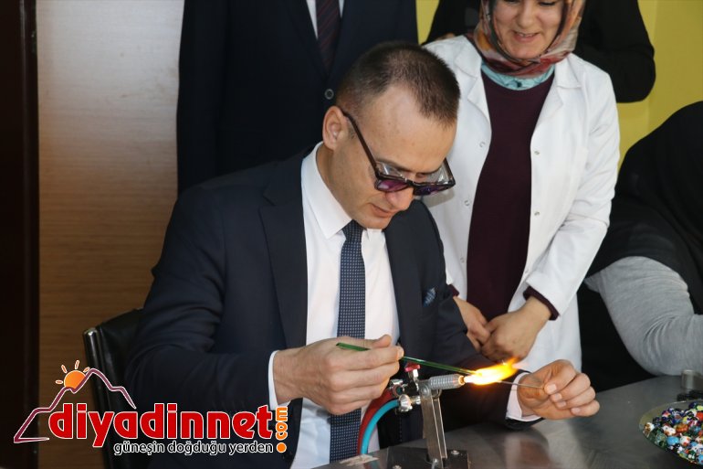 Atık şişeler Ağrılı kadınların elinde sanat eserine dönüşüyor - AĞRI 13