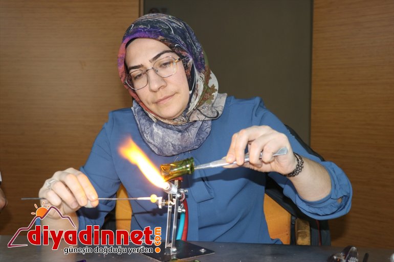 Atık şişeler Ağrılı kadınların elinde sanat eserine dönüşüyor - AĞRI 3