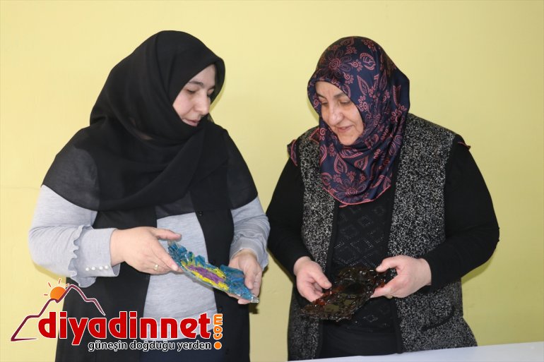 Atık şişeler Ağrılı kadınların elinde sanat eserine dönüşüyor - AĞRI 6