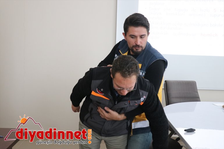 Ağrı'da basın mensuplarına ilk yardım eğitimi