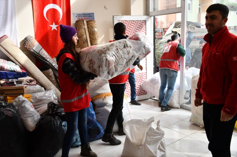 Doğubayazıt tan Elazığ daki depremzedelere yardım4