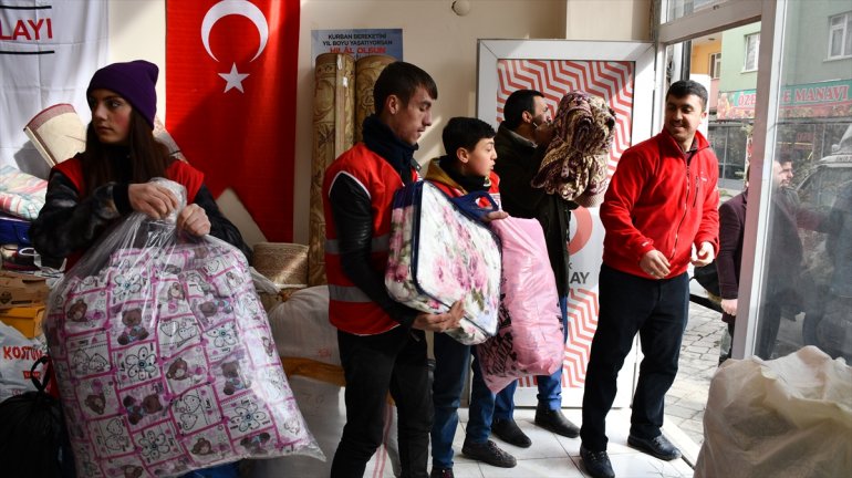 Doğubayazıt tan Elazığ daki depremzedelere yardım6