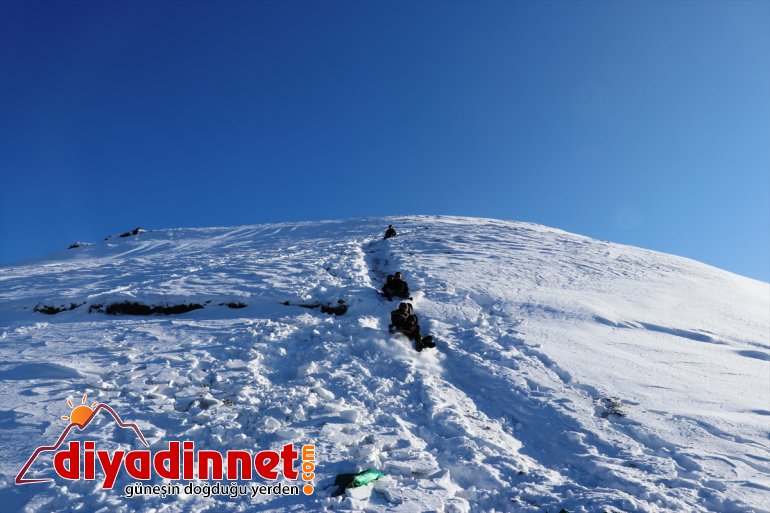 torbalarıyla çocukların kömür Ağrılı kayak eğlencesi 11