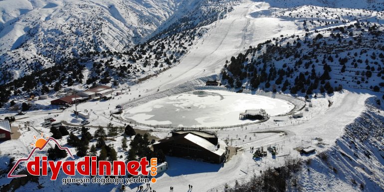 Erzincan Ergan Dağı Kayak Merkezi'nde hafta sonu yoğunluğu