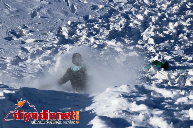 torbalarıyla Ağrılı eğlencesi kayak kömür çocukların 8