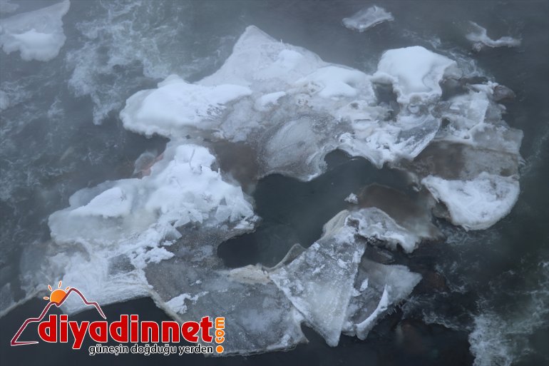 Murat Nehri buzla kaplandı - AĞRI2