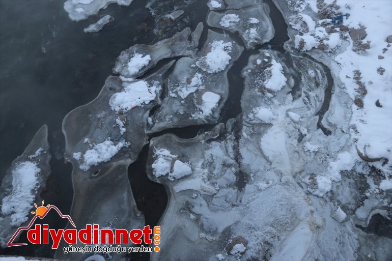 Murat Nehri buzla kaplandı - AĞRI5