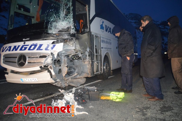 Ağrı'da otobüsle otomobilin çarpışması sonucu 1 kişi öldü, 1 kişi yaralandı