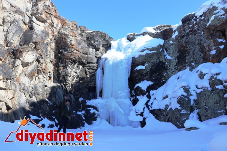 Buz Şelalesi görsel Toklu şölen sunuyor tutan 12