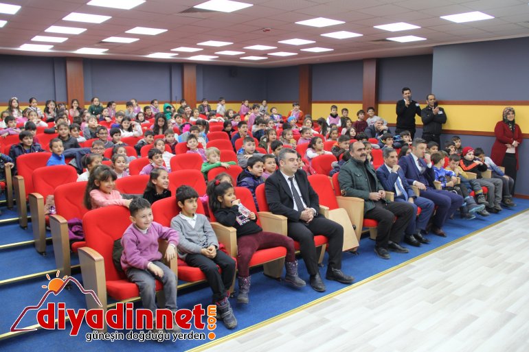 Ağrı da minik öğrenciler ilk defa tiyatro izledi3