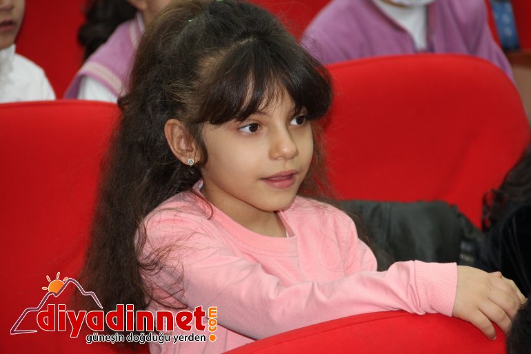 Ağrı da minik öğrenciler ilk defa tiyatro izledi4