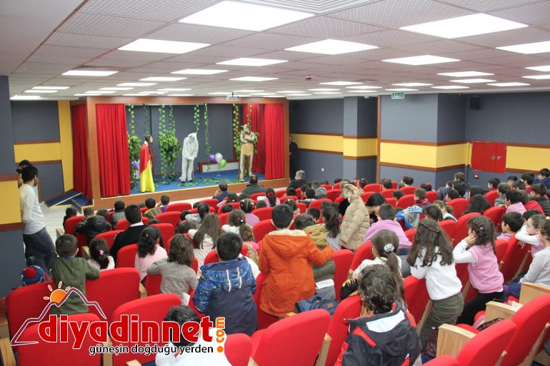 Ağrı da minik öğrenciler ilk defa tiyatro izledi7