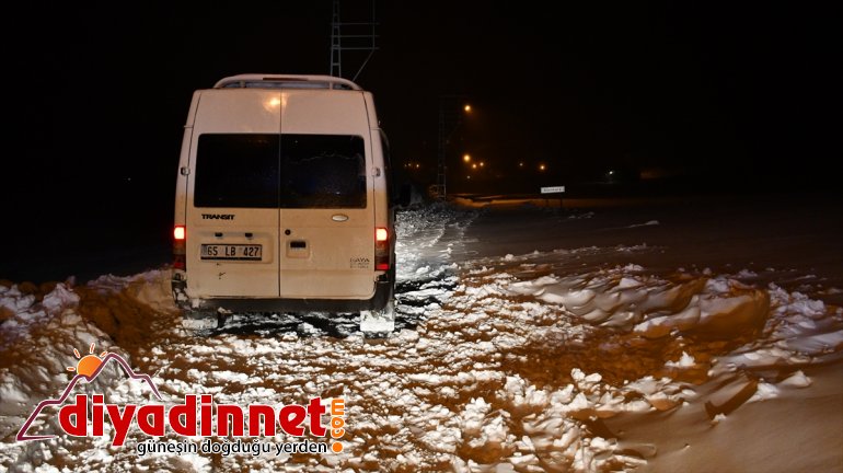 kalan yolda 40 - tipi kişi kurtarıldı nedeniyle AĞRI mahsur Ağrı