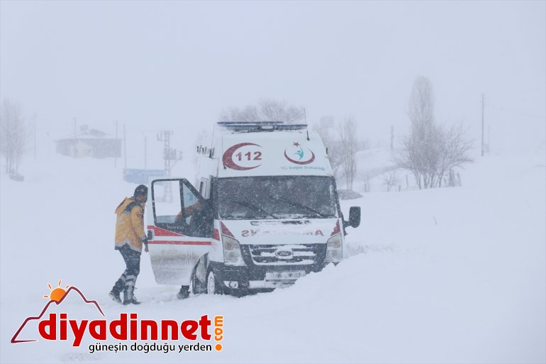AĞRI yetişti - ambulans paletli kalan sağlık ekiplerinin Yolda imdadına 3