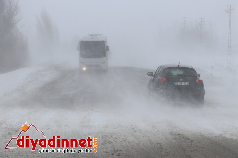 Ağrı-Van düşen kara temizlendi çığ yoluna 3