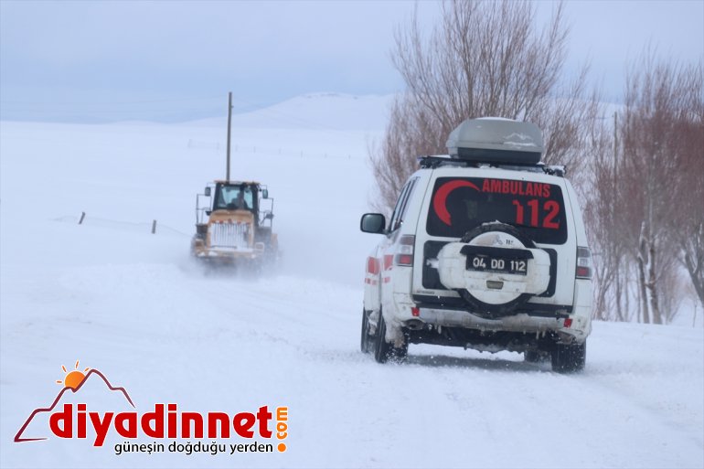 köydeki çocuğun kapanan hasta Yolu ulaşıma imdadına yetişti kardan ekipler 2