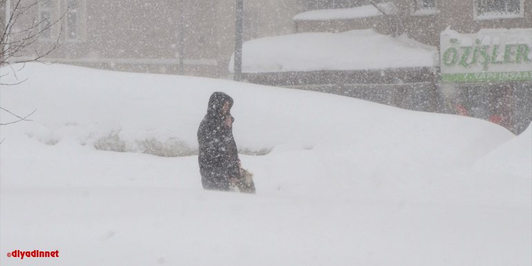 Doğu'daki 4 ilde 1044 yerleşim birimine ulaşım sağlanamıyor