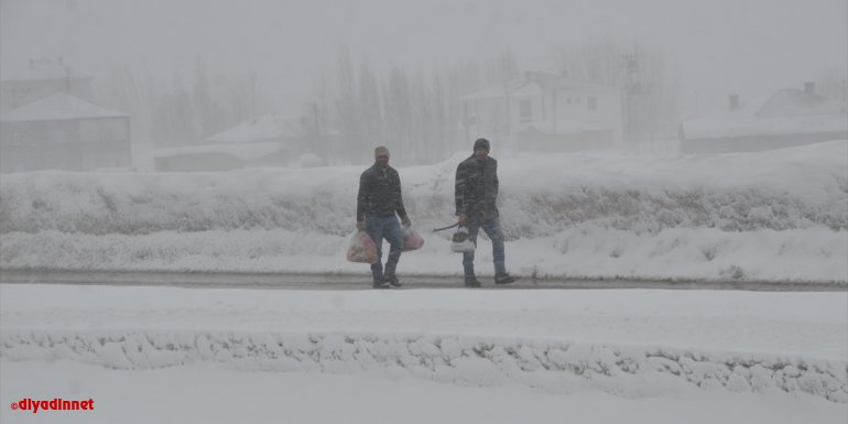 Doğu'daki 4 ilde 2 bin 7 yerleşim birimine ulaşım sağlanamıyor
