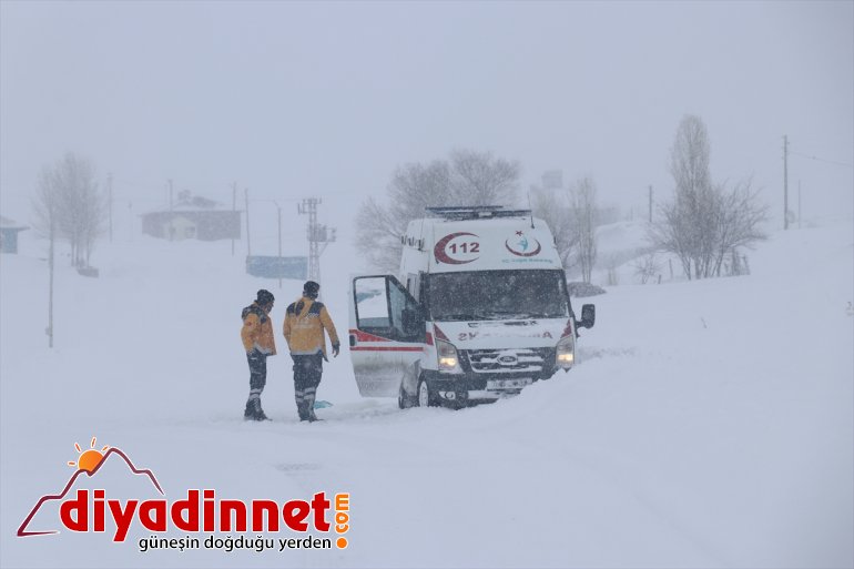 ekiplerinin AĞRI ambulans - Yolda imdadına kalan yetişti paletli sağlık 1