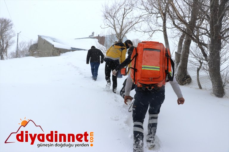 hastaneye felçli saatte kadını tipide - ulaştırdılar ve Kar 4 AĞRI 18
