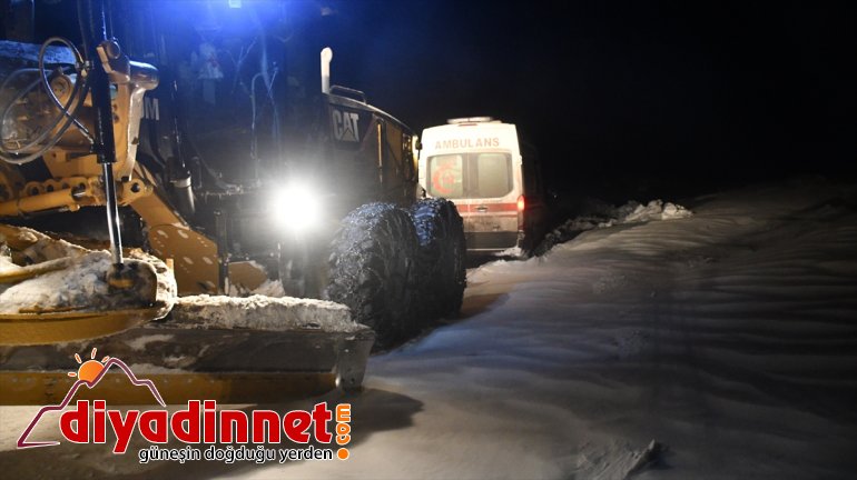 Ağrı'da tipi nedeniyle mahsur kalan hasta ile sağlık görevlileri kurtarıldı