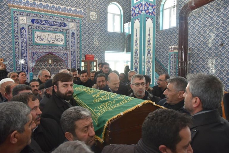 İçişleri Bakanı Soylu Ağrı da cenaze törenine katıldı6