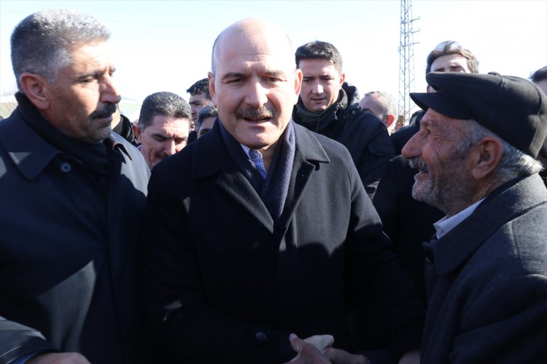 İçişleri Bakanı Soylu Ağrı da cenaze törenine katıldı8