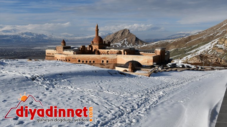 İshak Paşa Sarayı'nda kış güzelliği