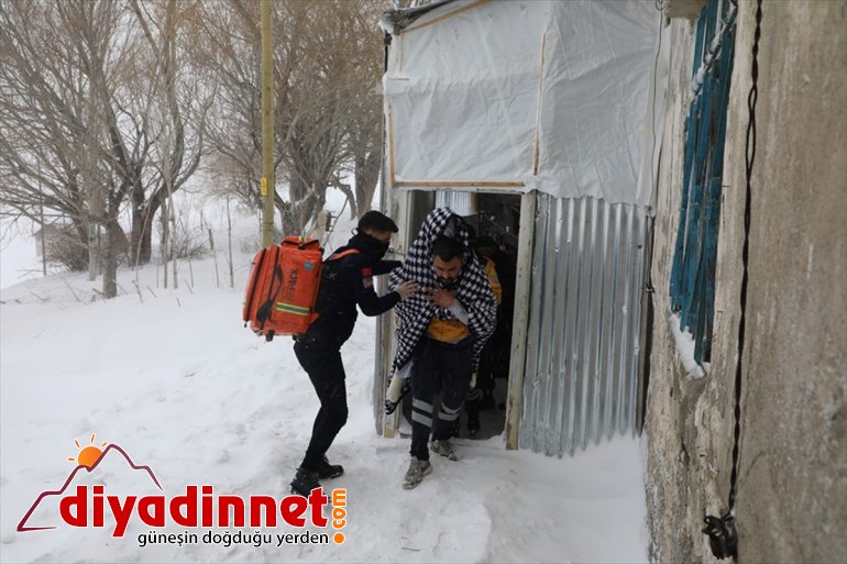 ve 4 kadını ulaştırdılar tipide AĞRI - hastaneye Kar felçli saatte 3