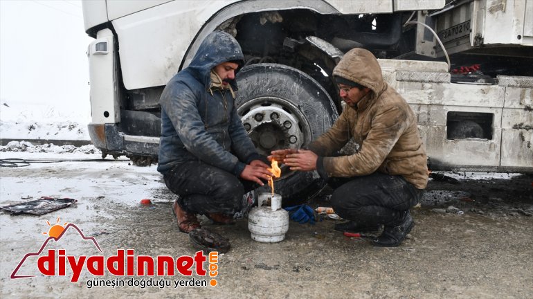 - AĞRI tırlar Yakıt donan deposu kaldı yolda 2