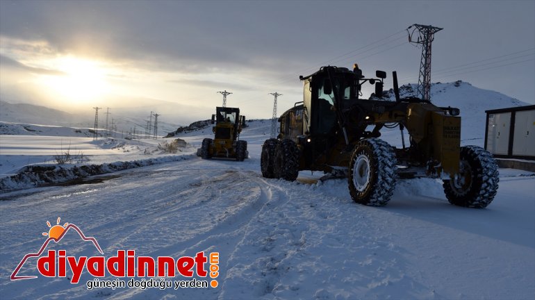 8 nedeniyle yolu açıldı eteğinde ulaşıma Tendürek köy Dağı kar kapanan 1