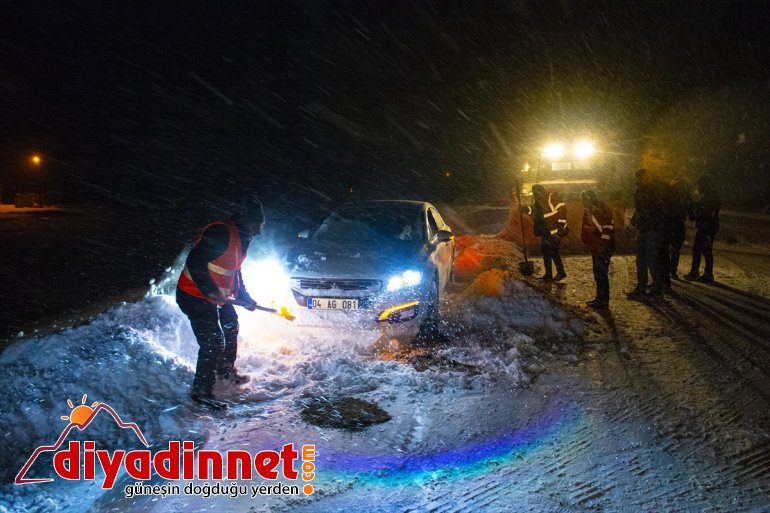 Iğdır-Ağrı - ulaşıma kara nedeniyle kar kapandı yolu yağışı IĞDIR 12