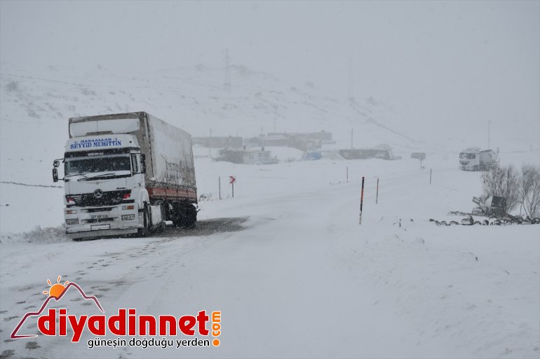 Geçidi kontrollü açıldı olarak Tendürek Ağrı