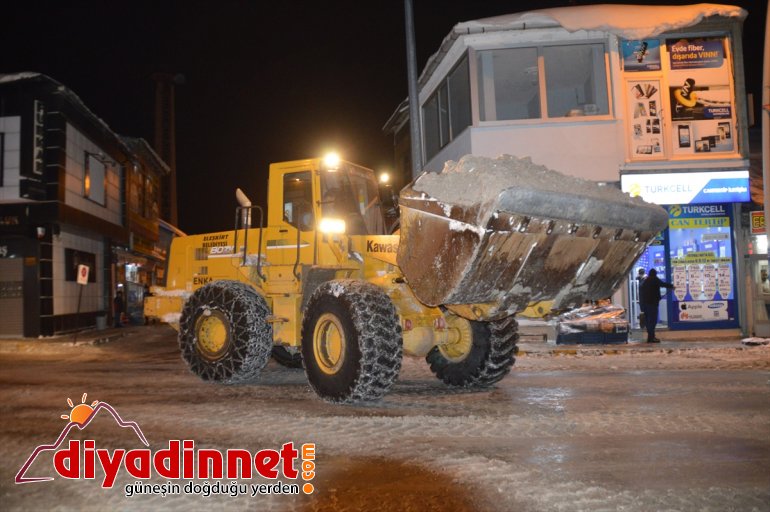 olmaması mücadele mağdur gece için çalışıyor Karla - AĞRI ekipleri vatandaşın 2