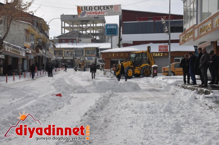 Bulanık'ta karla mücadele çalışmaları