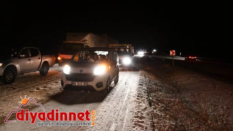 ulaşım nedeniyle - aksadı AĞRI tır yolunda Ağrı-İran kara Devrilen 6
