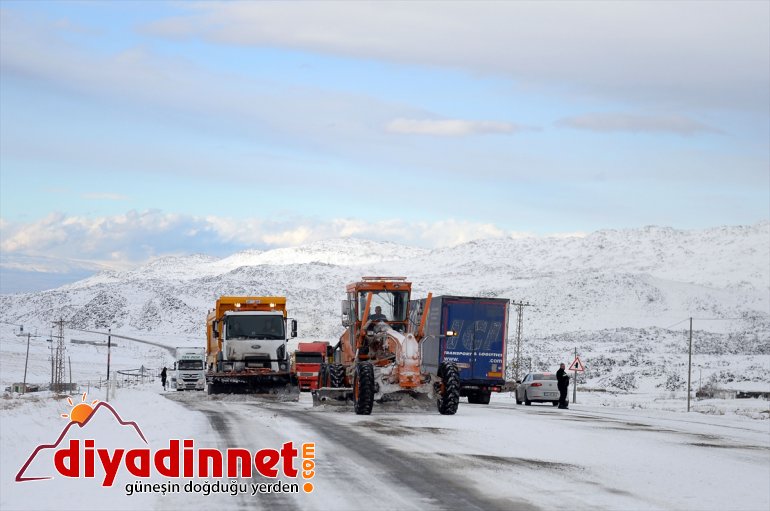 Iğdır-Ağrı Ulaşıma yolu kara kapanan 5 açıldı saat sonra 9