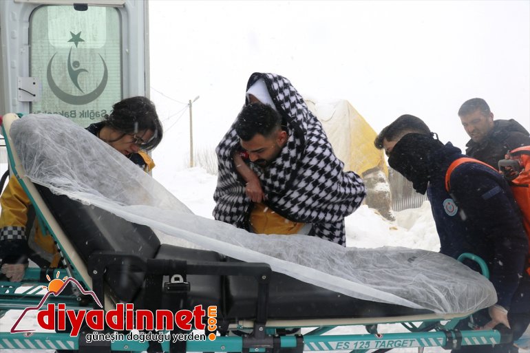 hastaneye felçli kadını saatte tipide ve Kar - 4 ulaştırdılar AĞRI 4