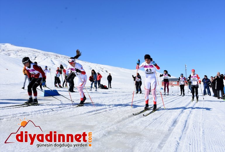 Kayaklı - MUŞ Şampiyonası Üniversitelerarası Türkiye başladı Koşu 3