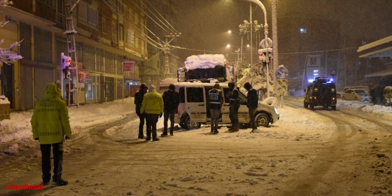 Tatvan-Van ve Tatvan-Bitlis karayolu ulaşıma kapatıldı1