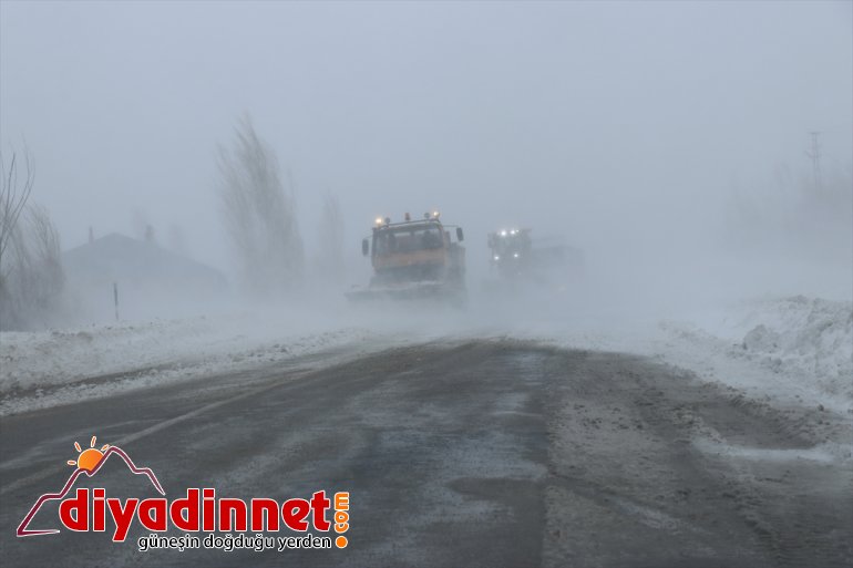 temizlendi kara yoluna çığ Ağrı-Van düşen 4