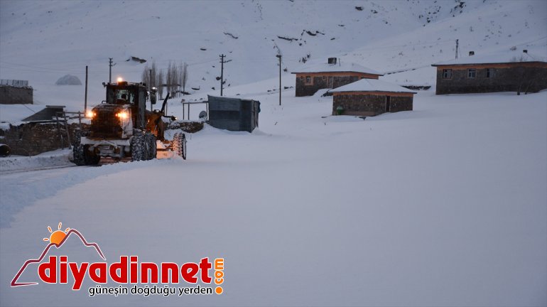 8 açıldı kar eteğinde Dağı nedeniyle ulaşıma köy Tendürek yolu kapanan 5