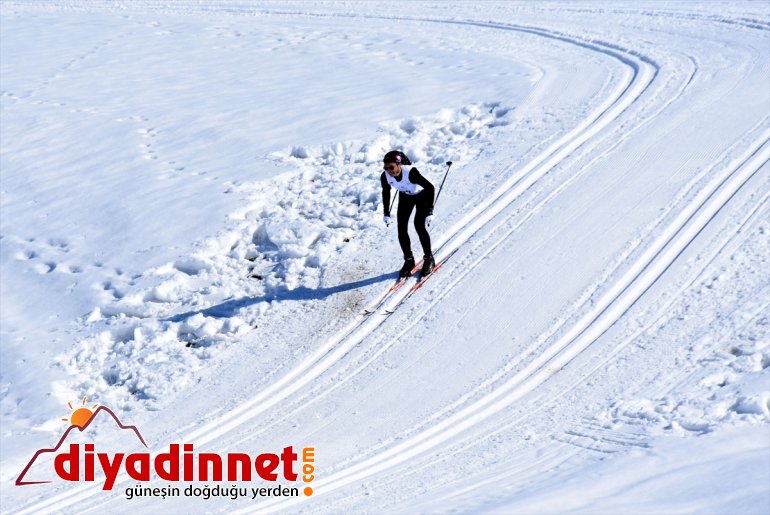 başladı Üniversitelerarası Türkiye Kayaklı MUŞ Şampiyonası - Koşu 11