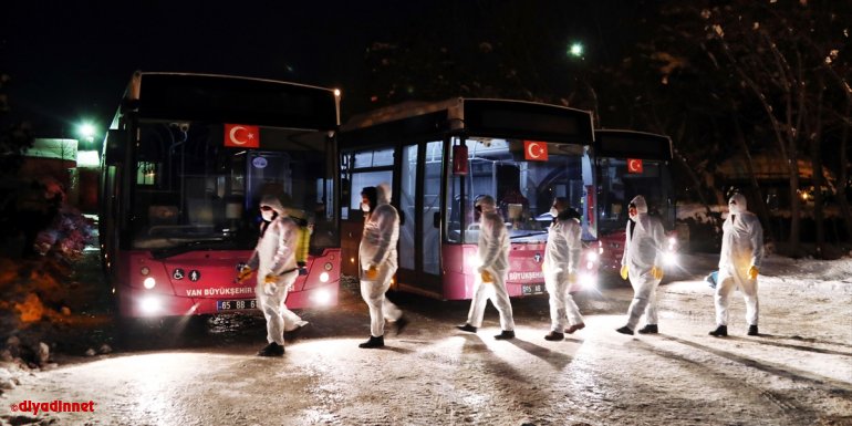 Van'da toplu taşıma araçları dezenfekte edildi
